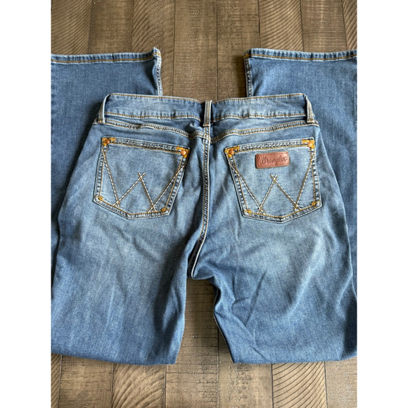Women's Wrangler Blue Boot Cut Jeans Size 15/32 with Orange Stitching - Picture 2 of 8